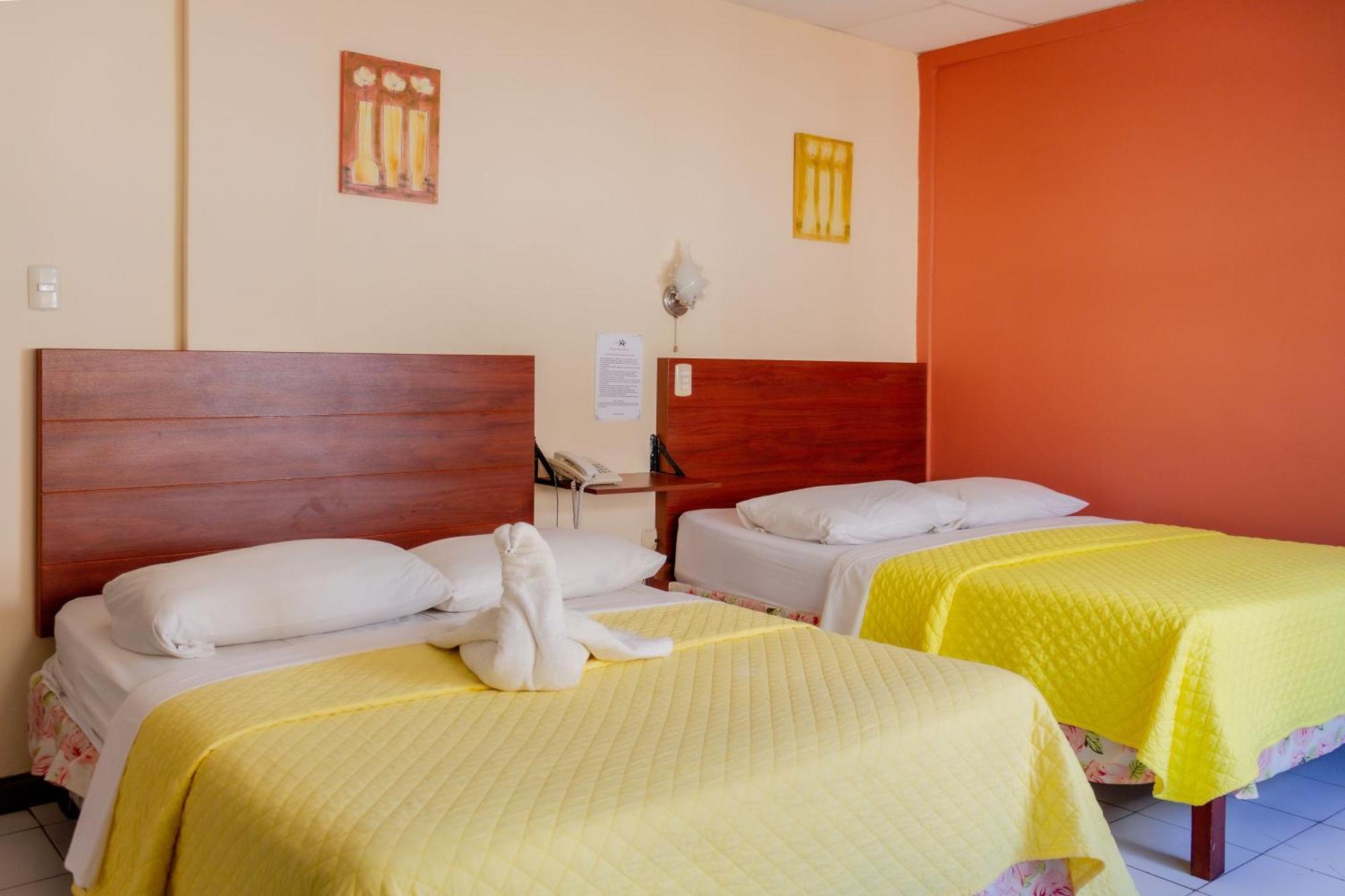 Hostal Antares Manta Kültér fotó
