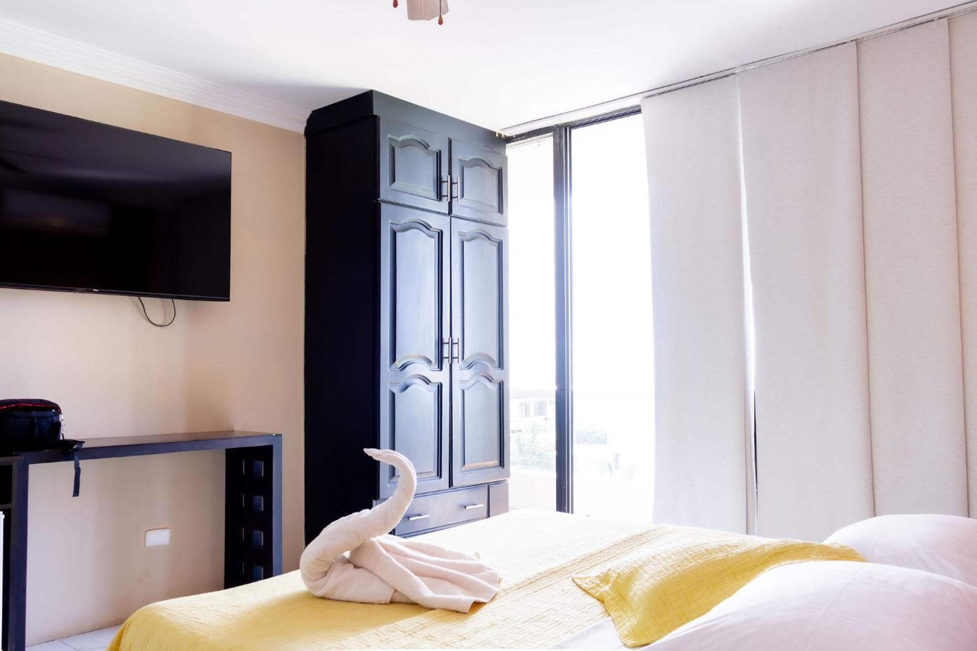 Hostal Antares Manta Kültér fotó
