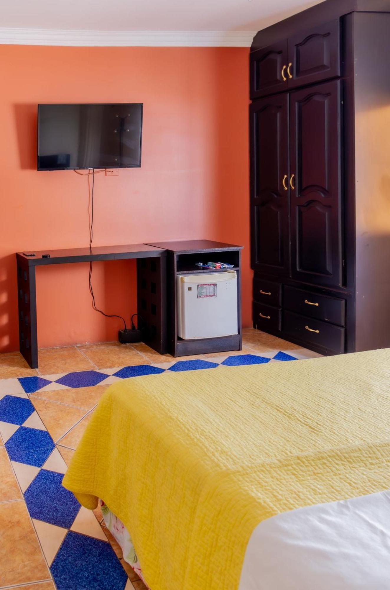 Hostal Antares Manta Kültér fotó