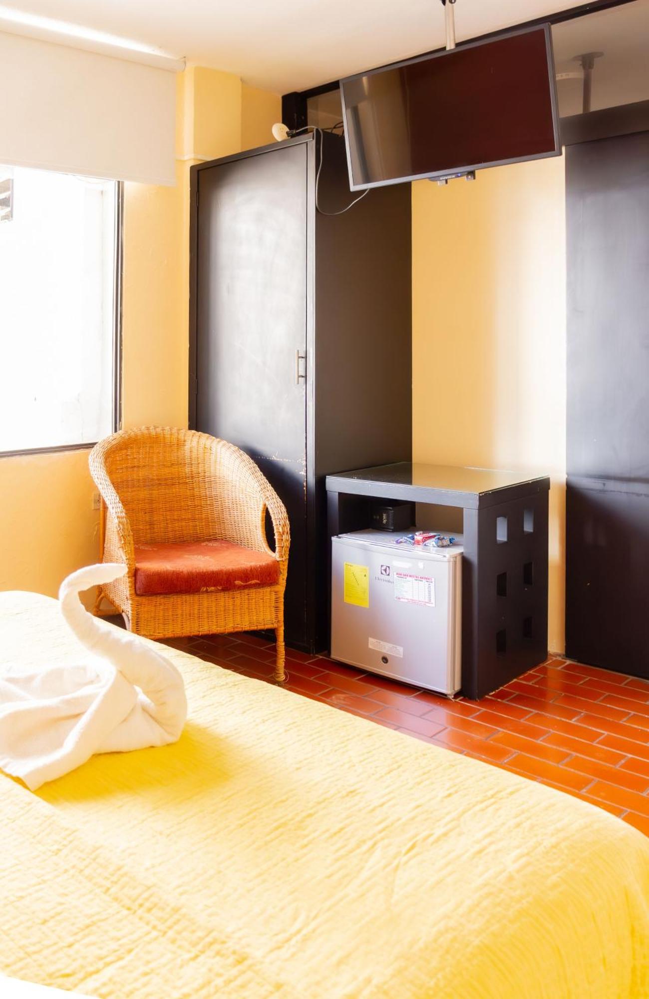 Hostal Antares Manta Kültér fotó