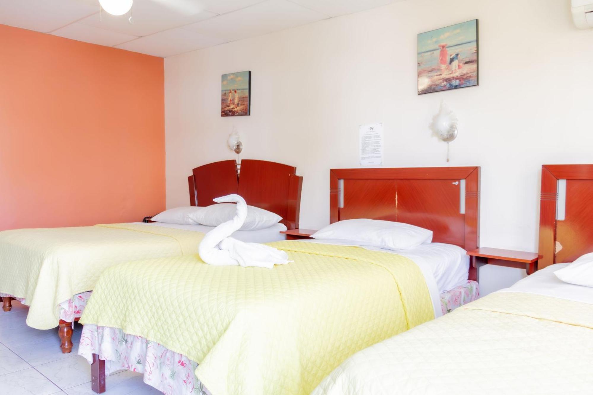 Hostal Antares Manta Kültér fotó