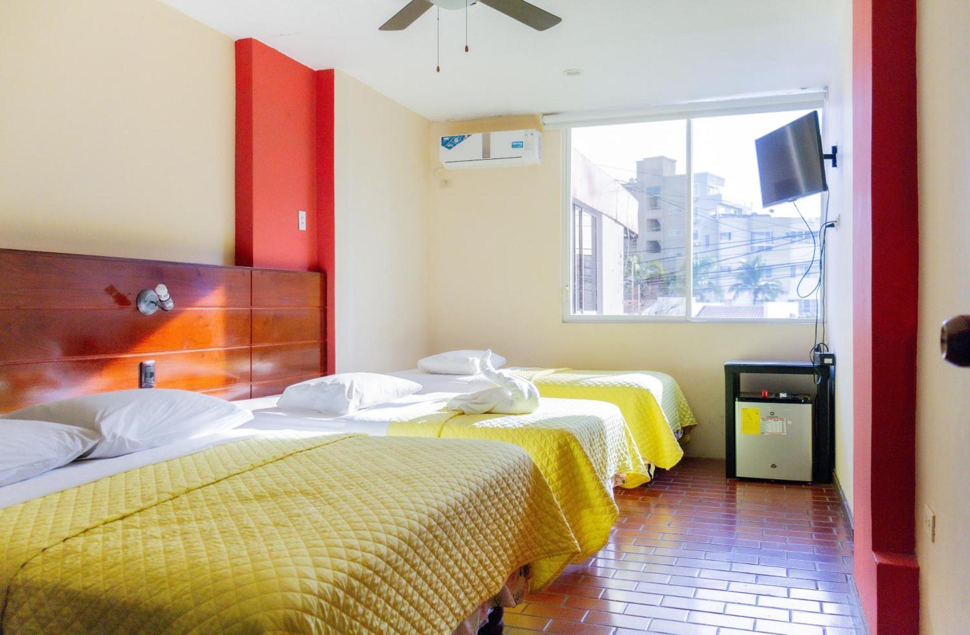 Hostal Antares Manta Kültér fotó