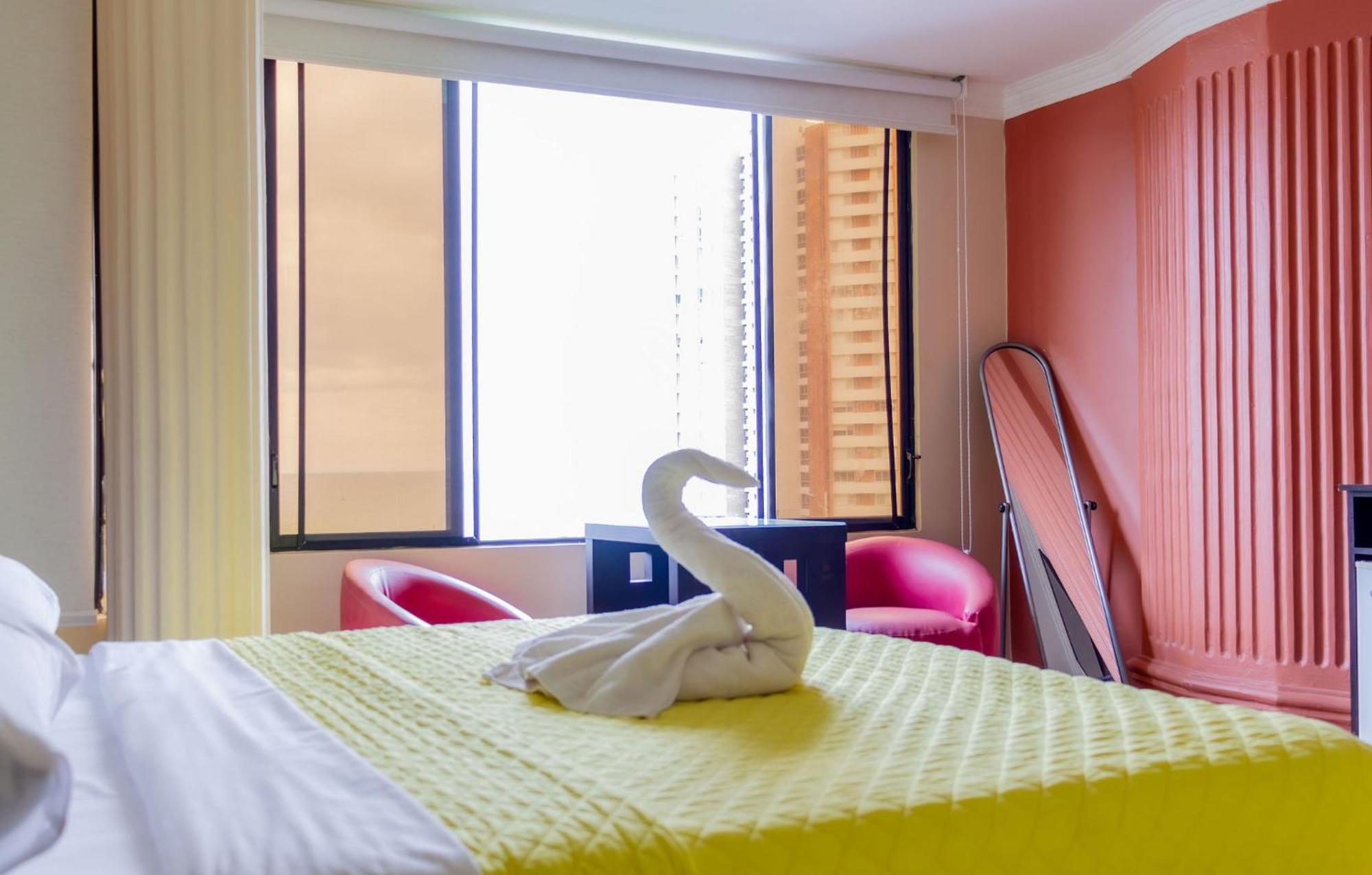 Hostal Antares Manta Kültér fotó