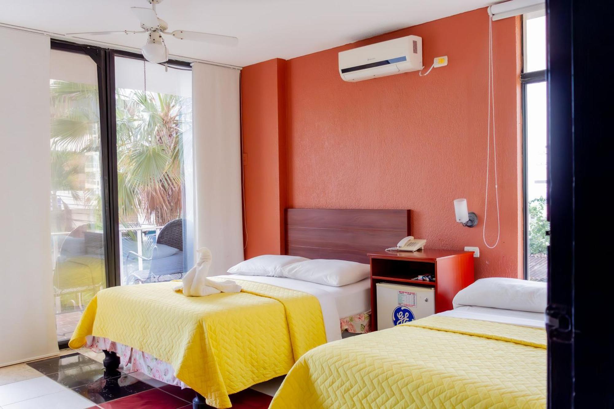 Hostal Antares Manta Kültér fotó